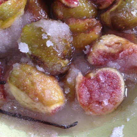 Figues au sucre, au soleil pour faire la confiture