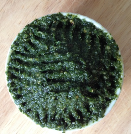 Pesto de fanes de carottes