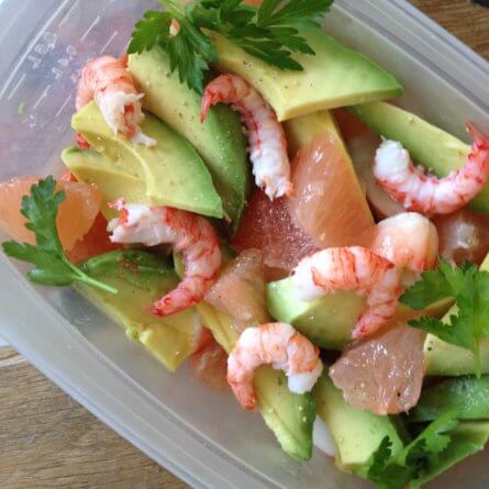 Salade: pamplemousse, avocats et gambas